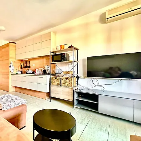 Lovely 1bd In A Luxury Life By Flat Mаnаger アパート *