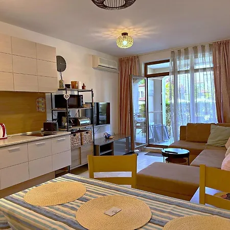 Lovely 1bd In A Luxury Life By Flat Mаnаger アパート